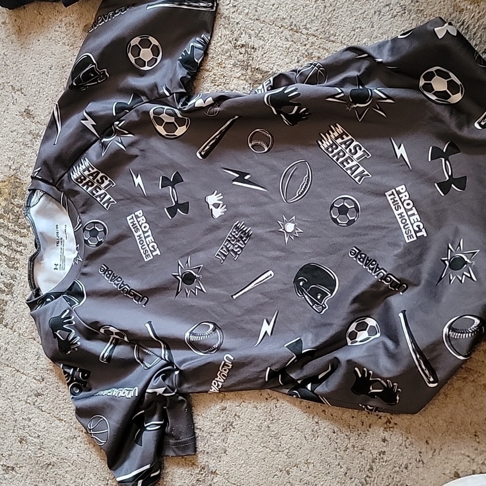 Under Armour Boys Sports Shirt